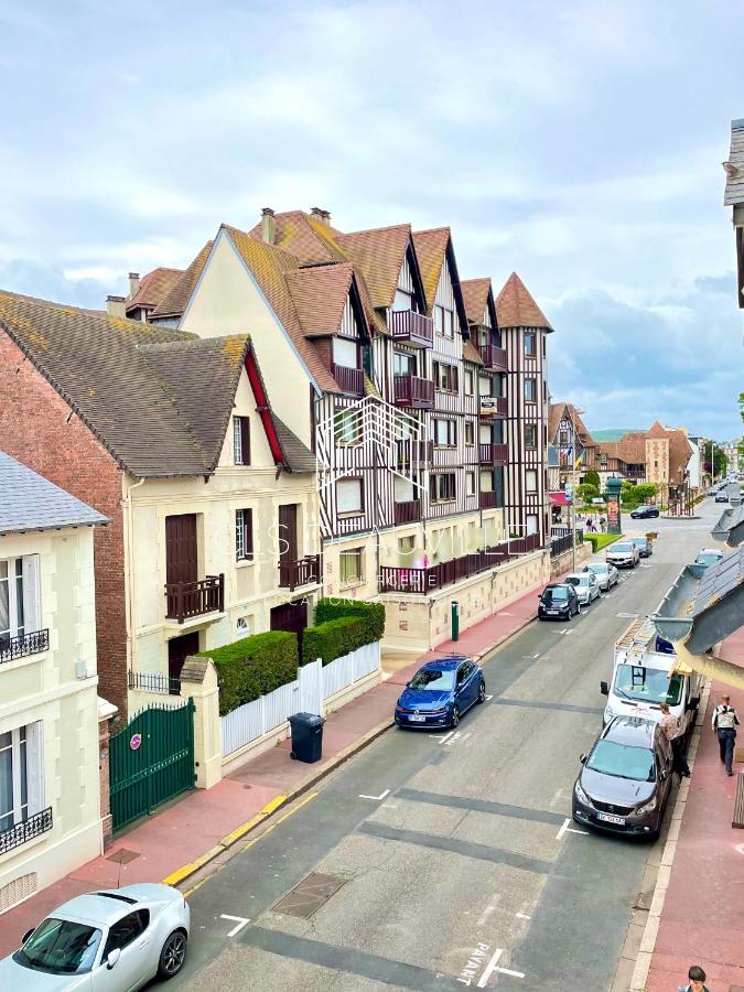 Appartement Coeur De Довіль Екстер'єр фото
